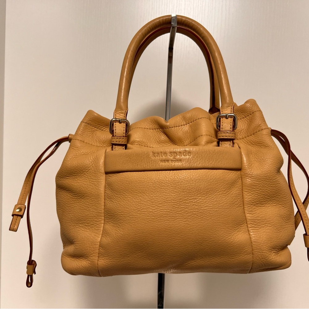 Kate Spade Beige Drawstring Leather bag